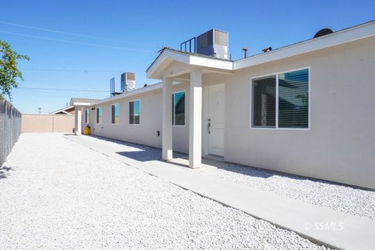 Property Photo: 1236 S Farragut St CA 93555