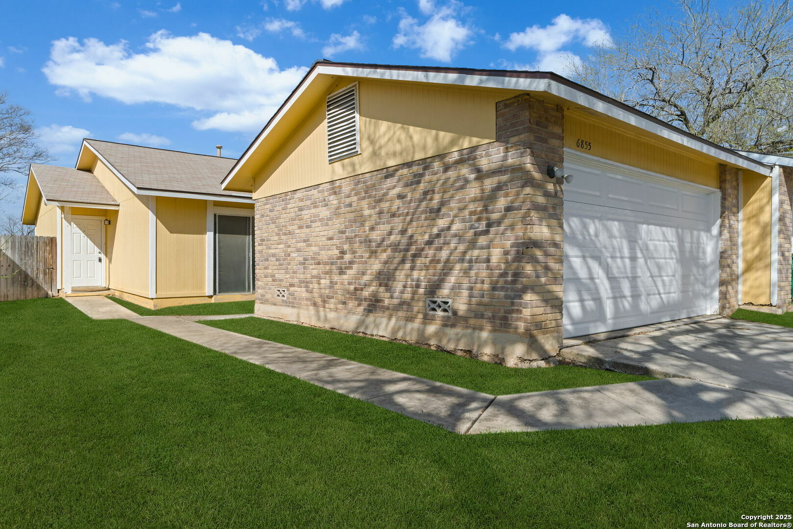 Property Photo: 6855 Maple Springs TX 78249