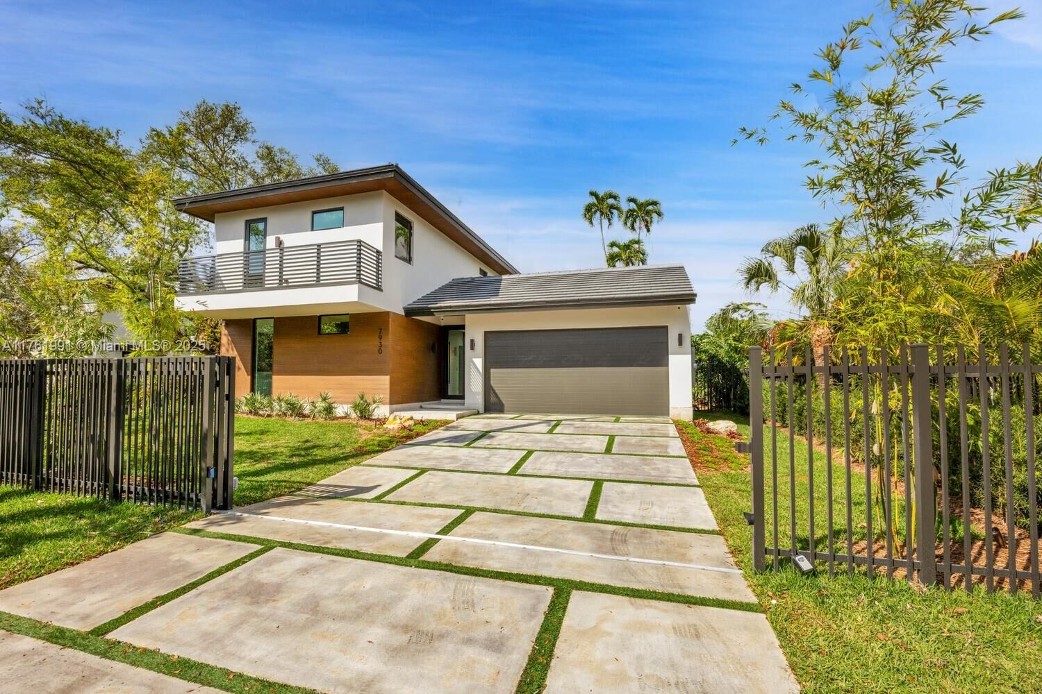 Property Photo: 7930 SW 59 Ave FL 33143