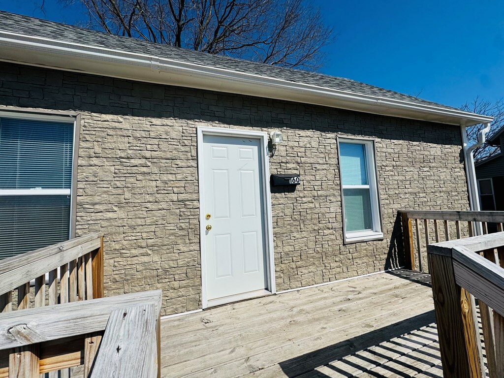 Property Photo: 160 Logan Street OH 43113