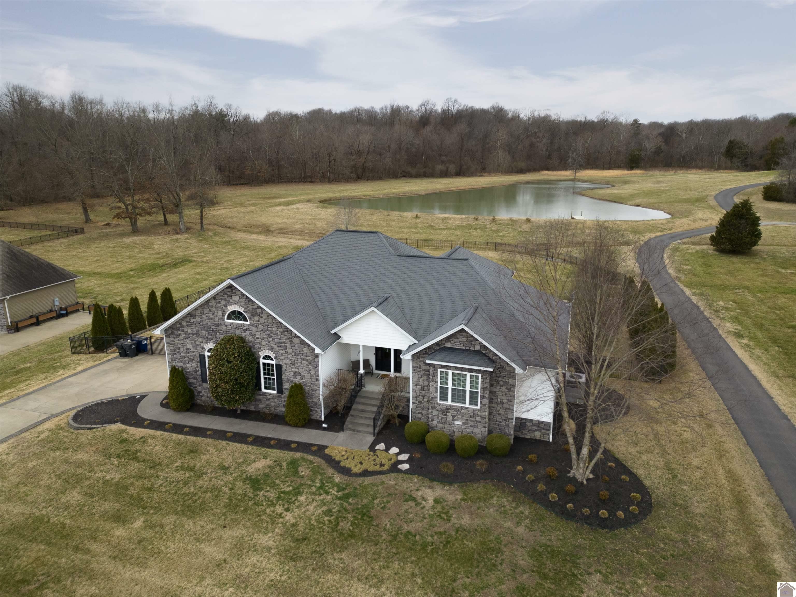 Property Photo: 165 Valor Ct KY 42003