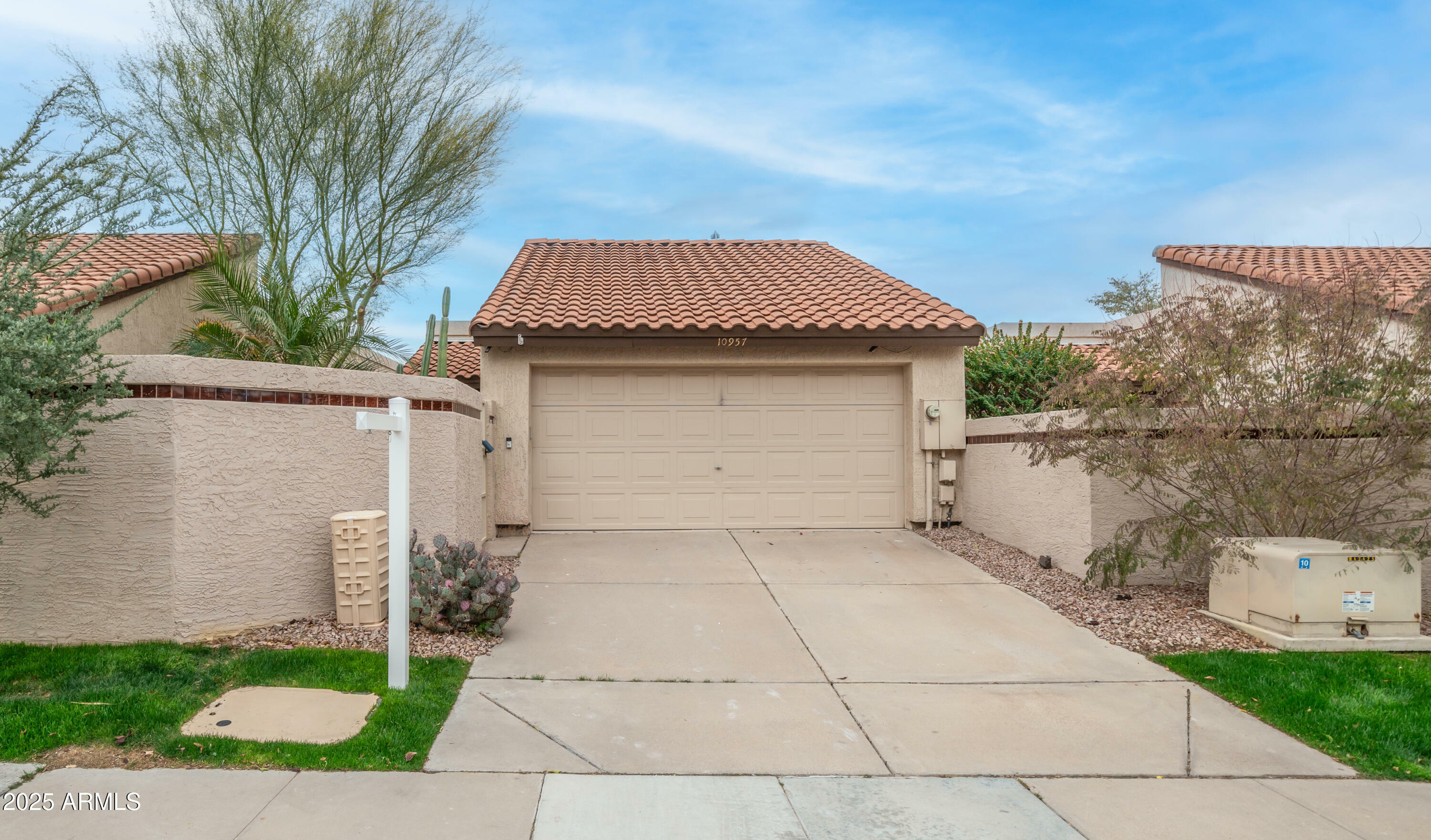 Property Photo:  10957 E Hope Drive  AZ 85259 