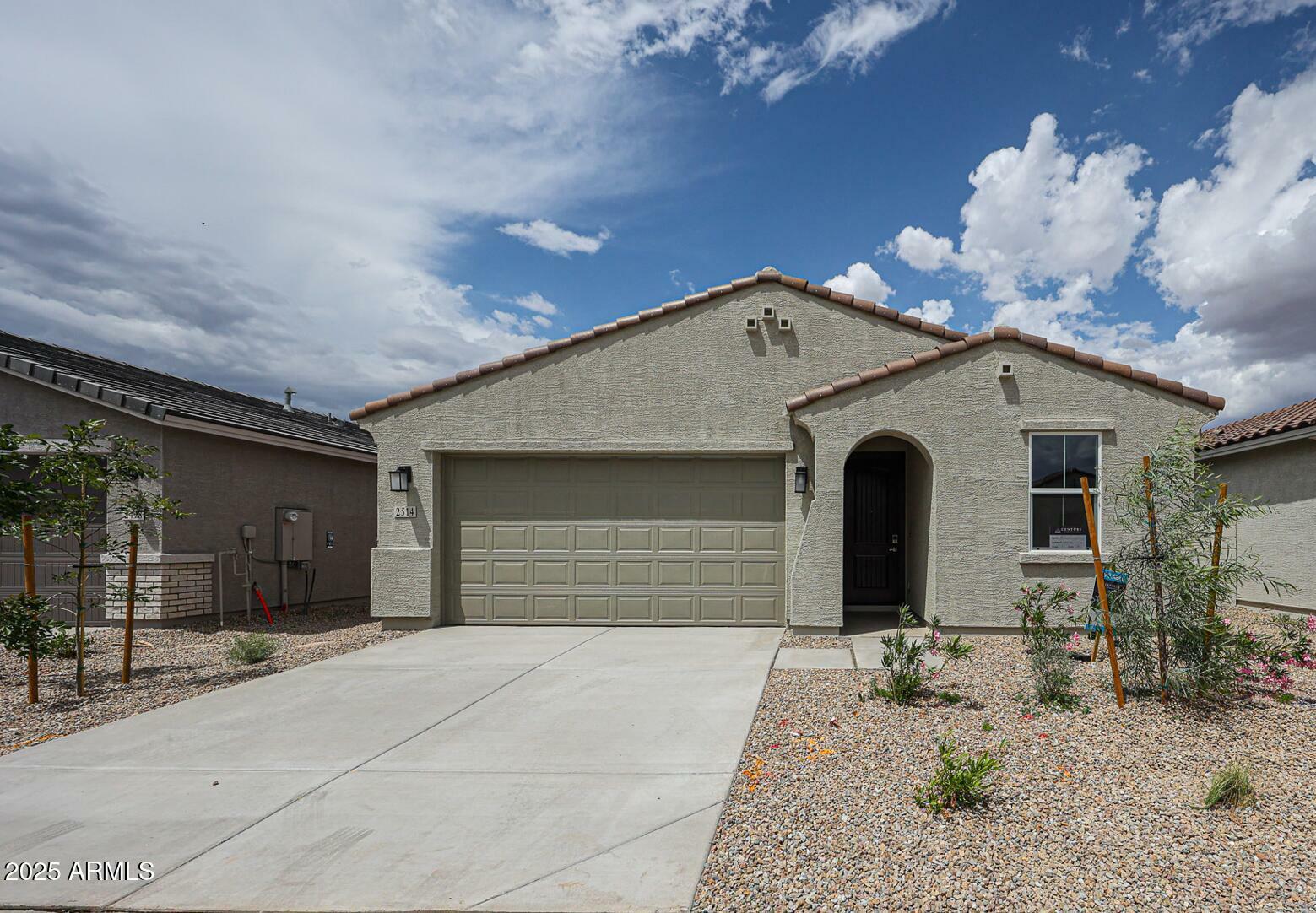 Property Photo:  2514 E Music Mountain Avenue  AZ 85119 
