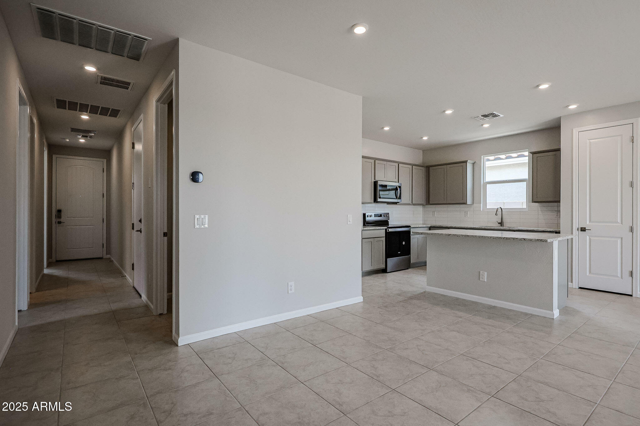 Property Photo:  2570 E Music Mountain Avenue  AZ 85119 