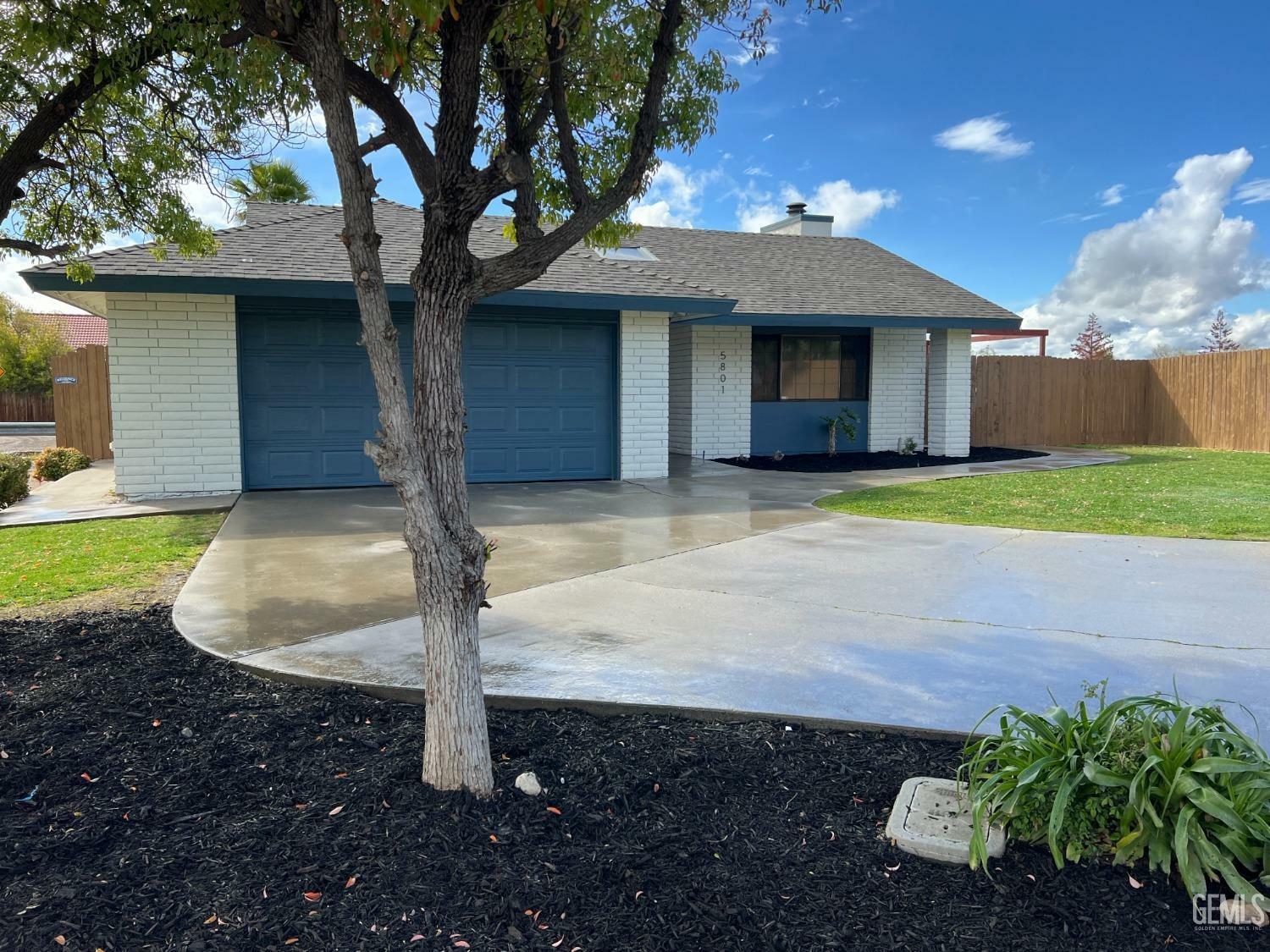 Property Photo: 5801 Shandon Lane CA 93306
