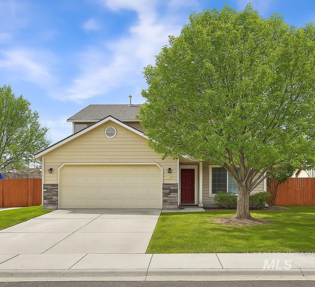 Property Photo:  805 W Piersol St  ID 83686 