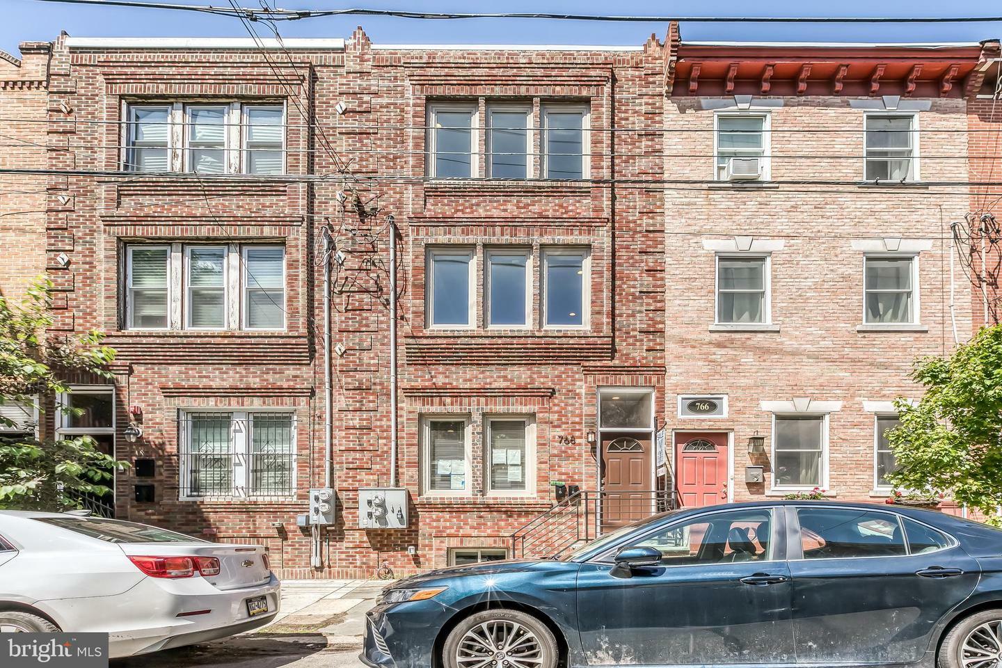 768 S 15th Street B  Philadelphia PA 19146 photo
