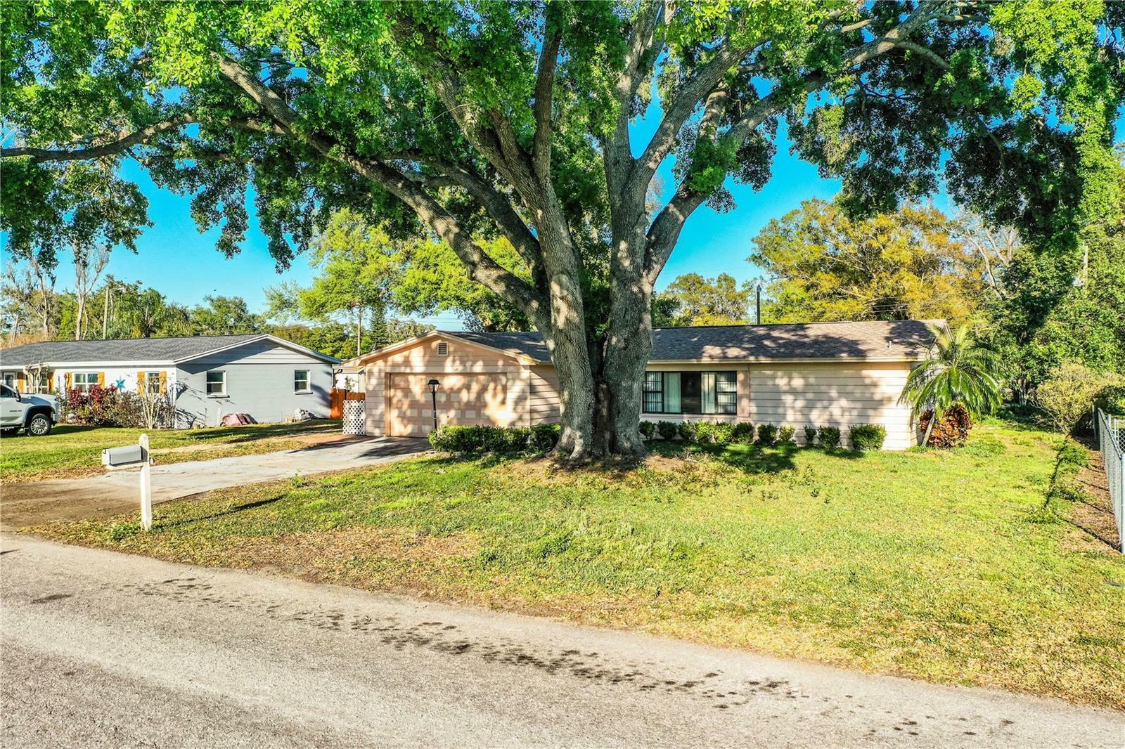 Property Photo: 1225 Pleasant Place FL 33801