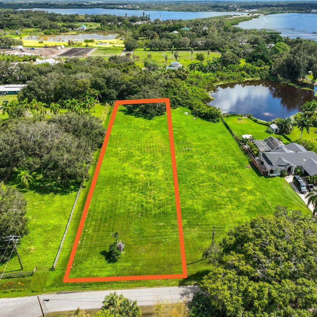 Property Photo:  1484 Center Road  FL 34250 