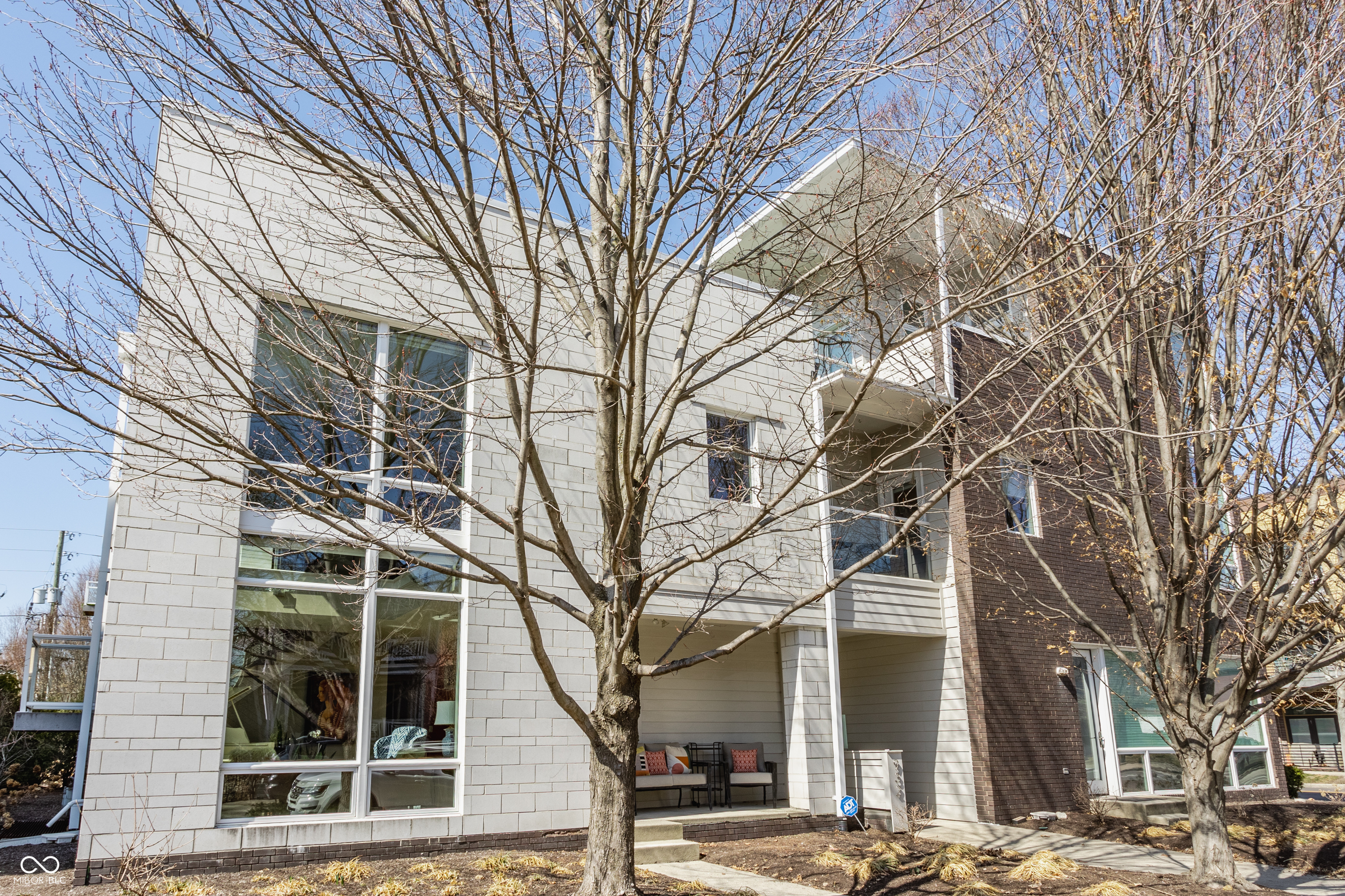 Property Photo:  932 N Broadway Street 1  IN 46202 