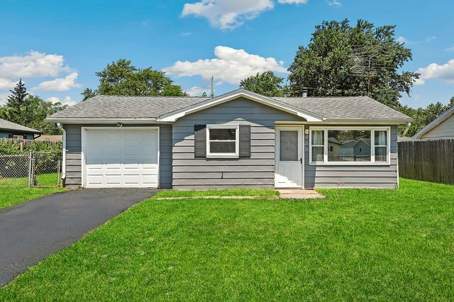 Property Photo: 502 W Stanton Lane IL 60417