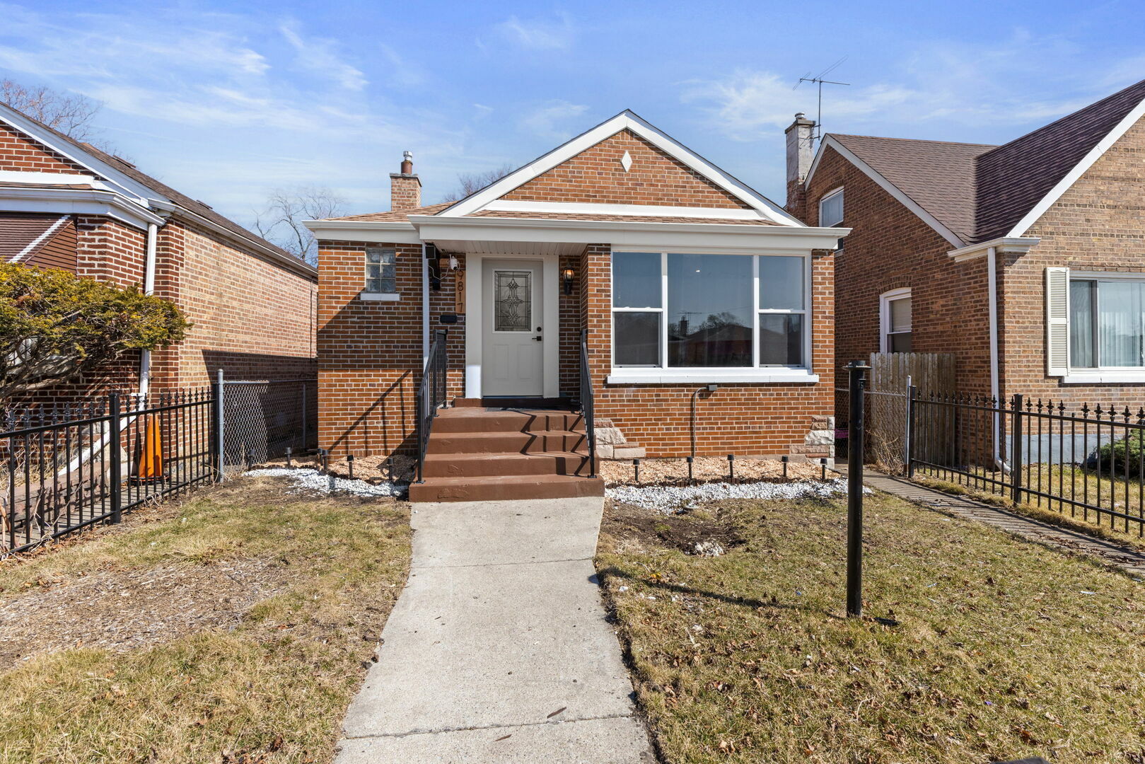 Property Photo:  9817 S Ellis Avenue  IL 60628 