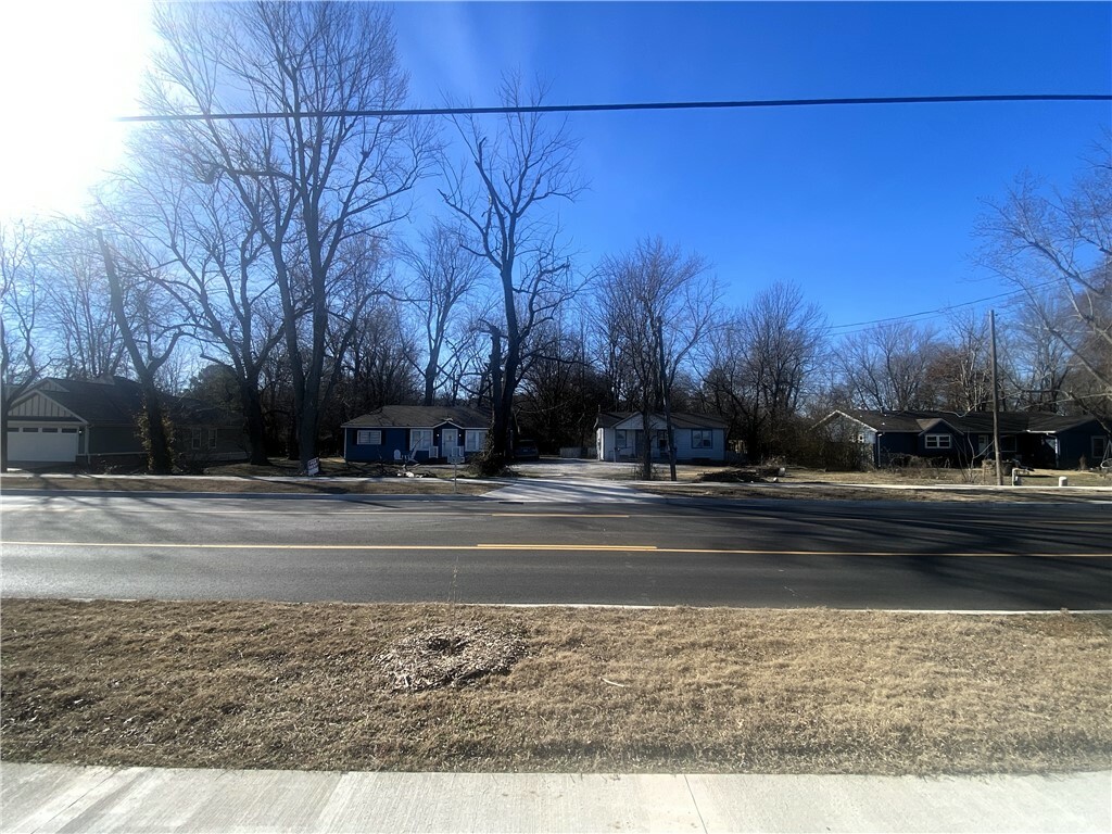Property Photo: 1429 Deane Street AR 72703