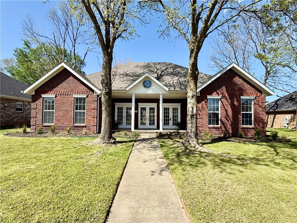 Property Photo:  3000 Loring Str Street  AR 72712 