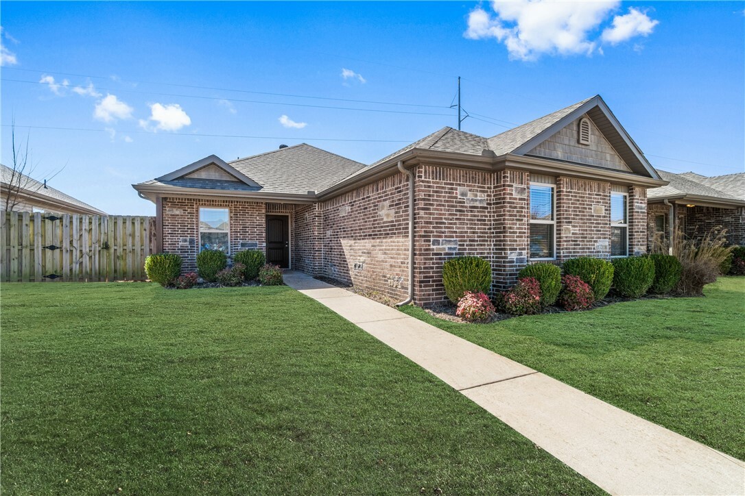 3903 Capstone Avenue  Bentonville AR 72712 photo