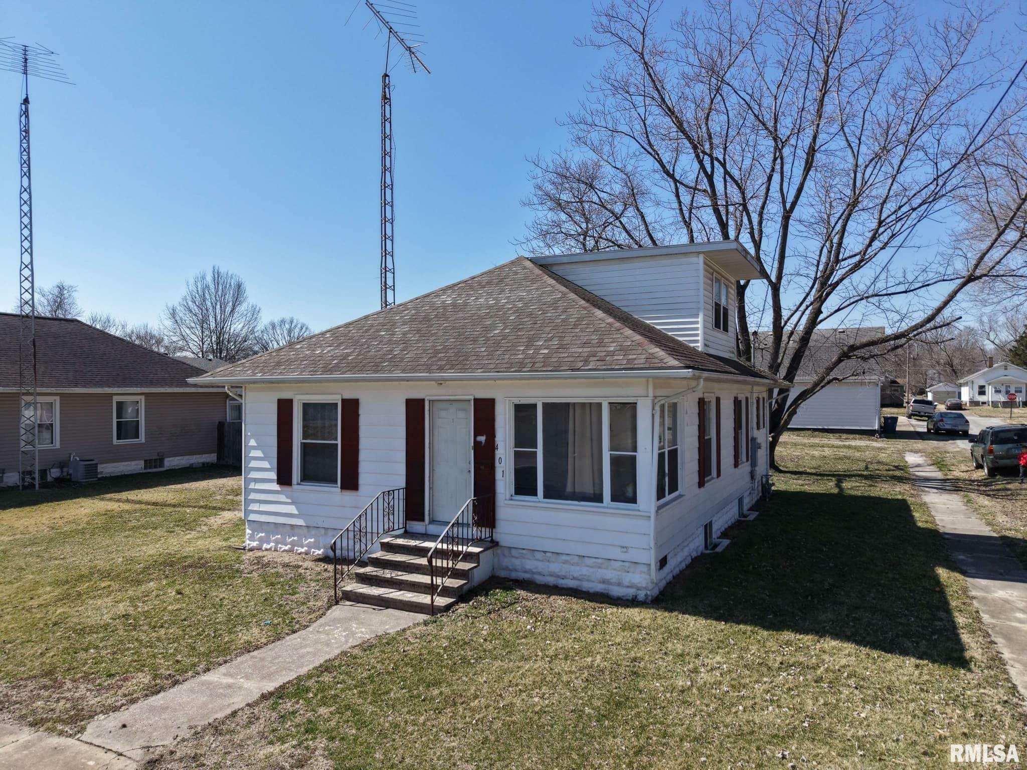 Property Photo:  401 S Emma Street  IL 62822 