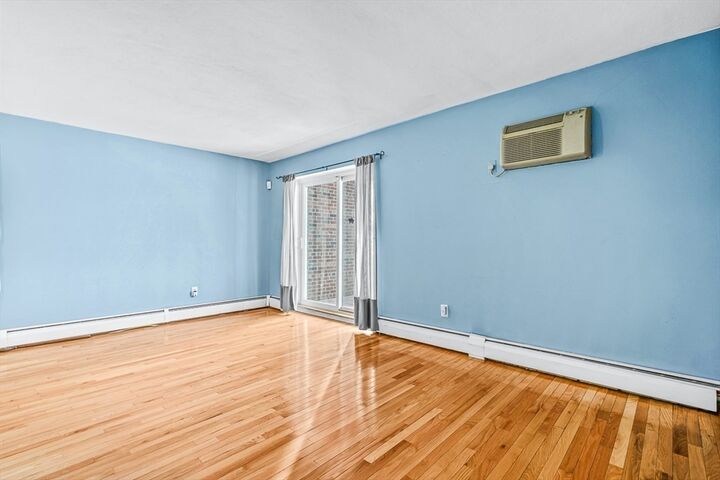 Property Photo: 125 Grove St 7 MA 02132
