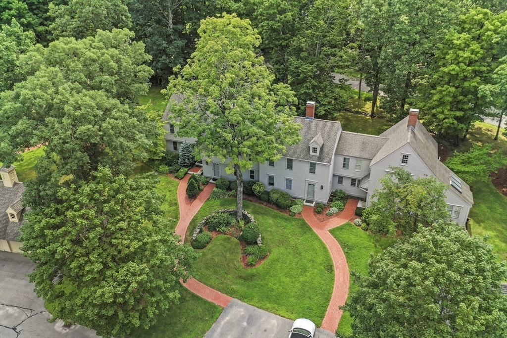 Property Photo:  12 Wintergreen Ct 12  MA 01462 