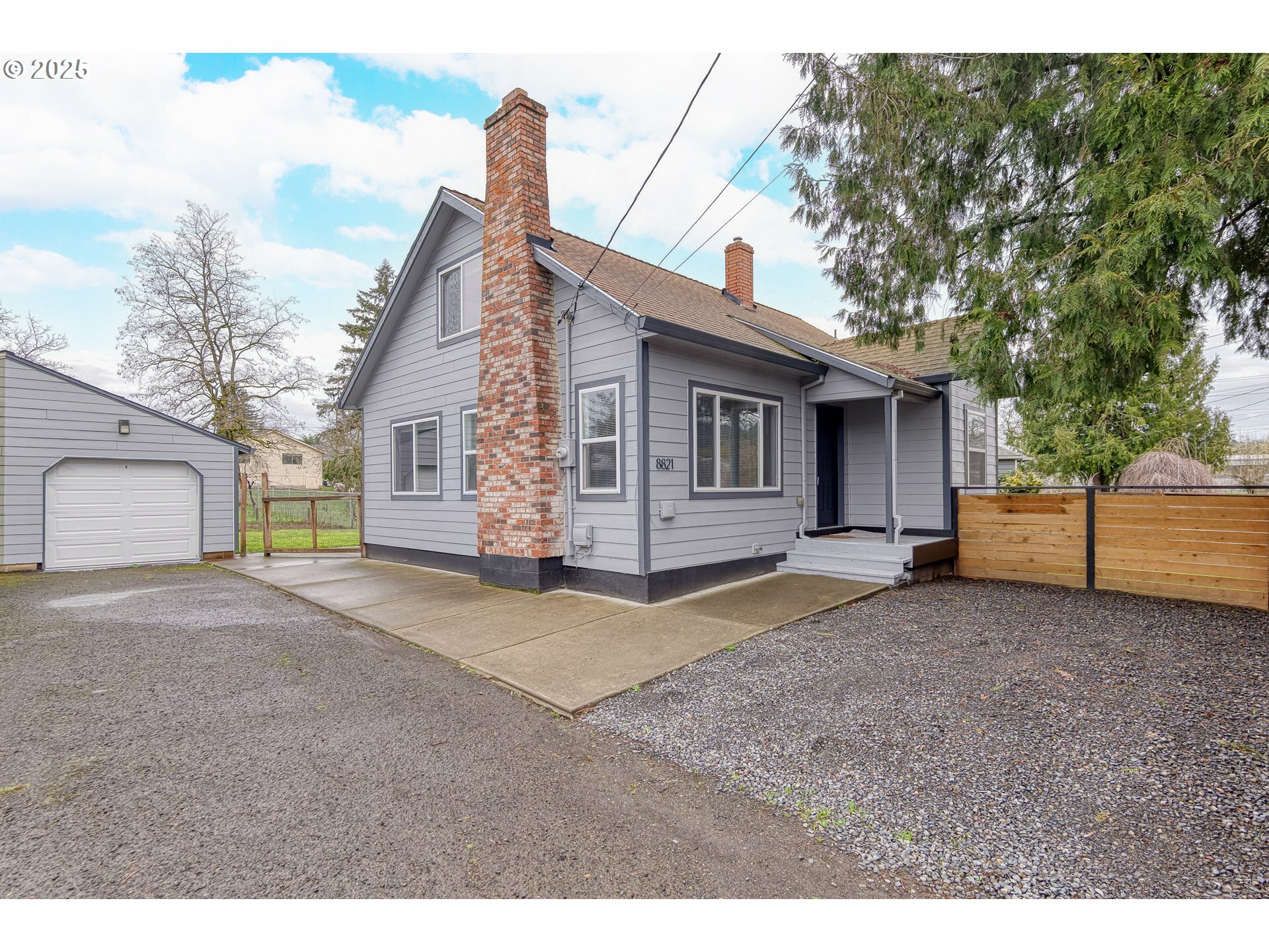 8821 SE Henderson St  Portland OR 97266 photo