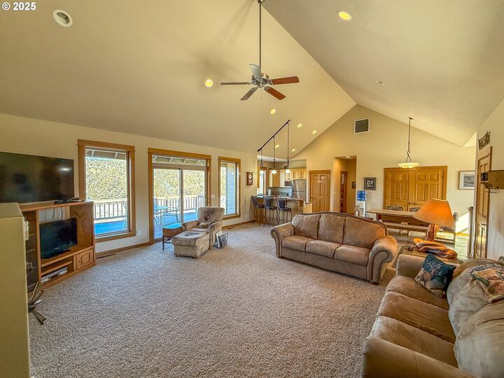 Property Photo:  25405 SE Bear Creek Rd  OR 97754 