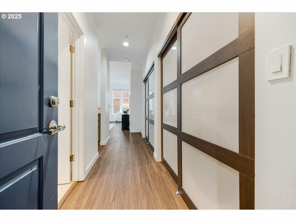 Property Photo: 618 NW 12th Ave 408 OR 97209