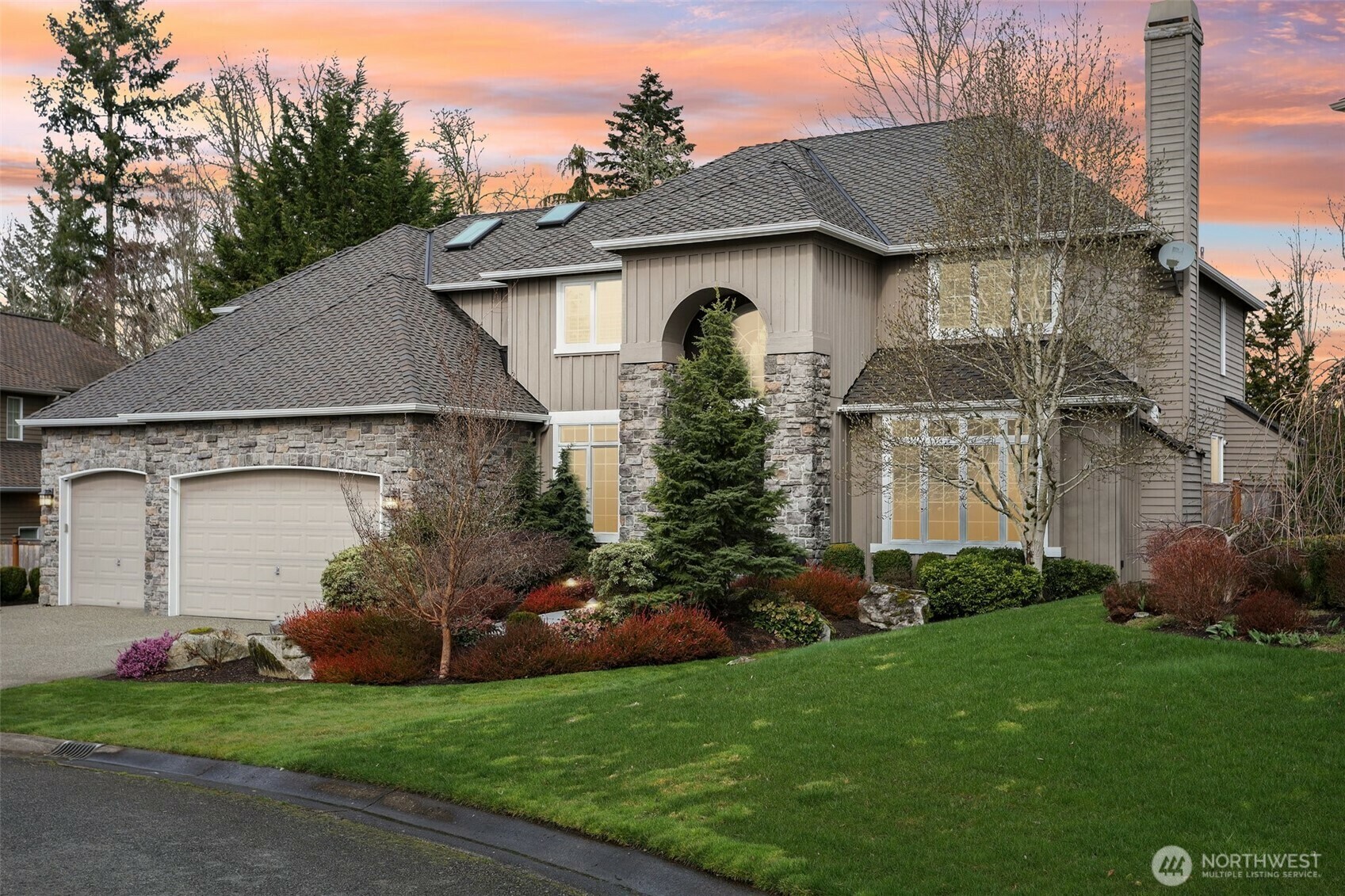 Property Photo:  26624 SE 15th Street  WA 98075 