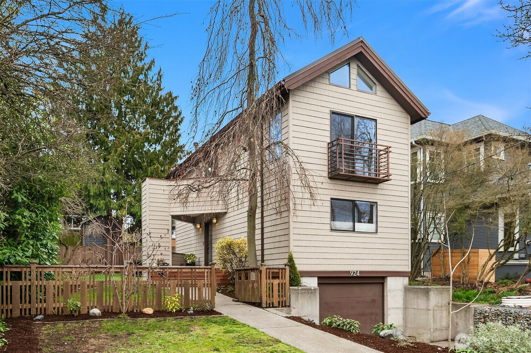 Property Photo: 924 NW 64th Street WA 98107