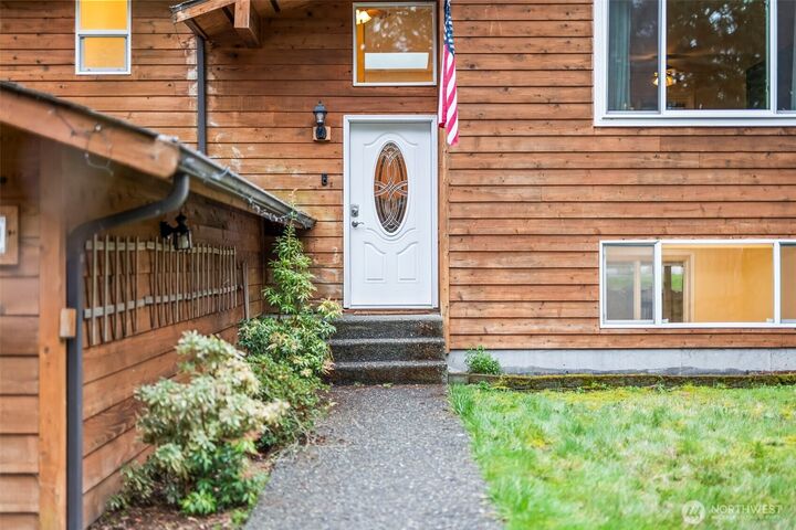 Property Photo: 2079 NE Oriole Way WA 98311