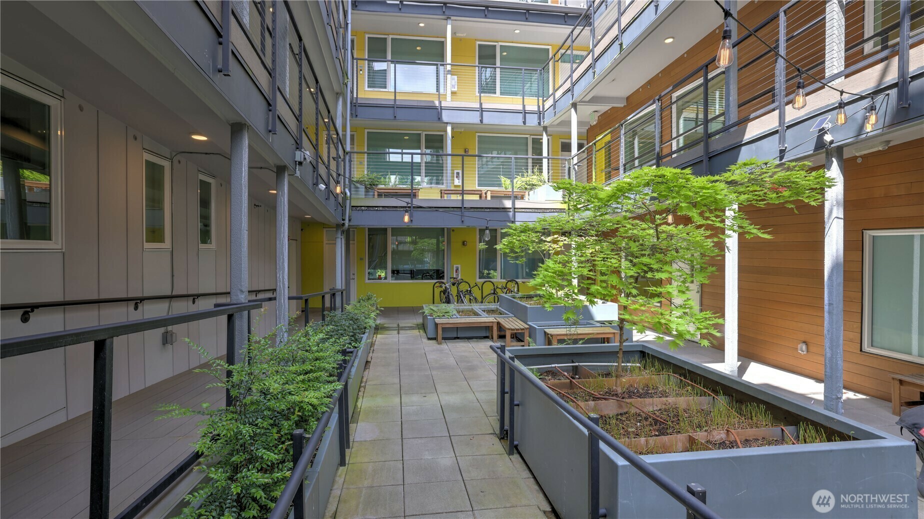 Property Photo: 121 12th Avenue E 300 WA 98102