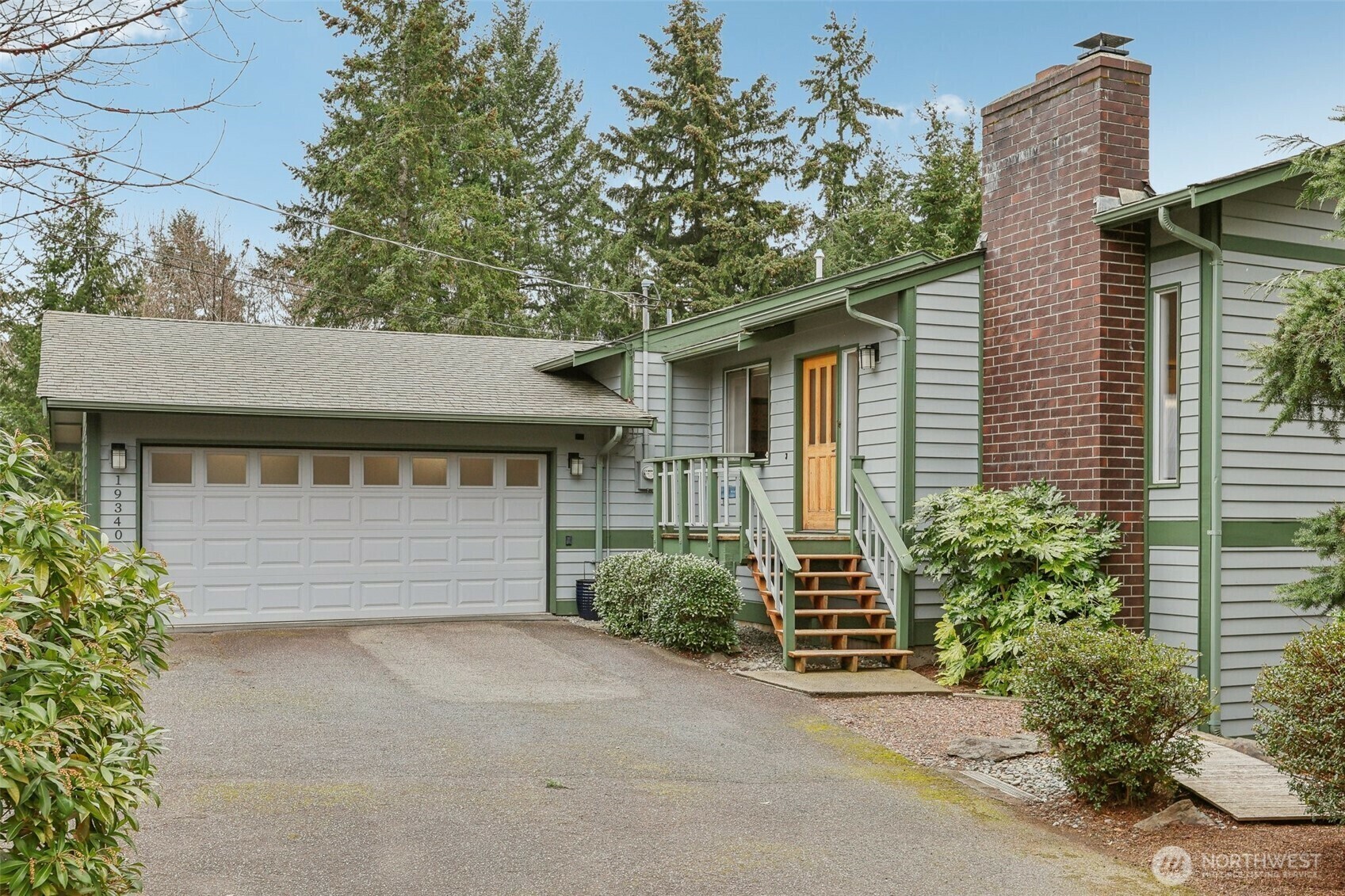 Property Photo:  19340  47th Avenue NE  WA 98155 