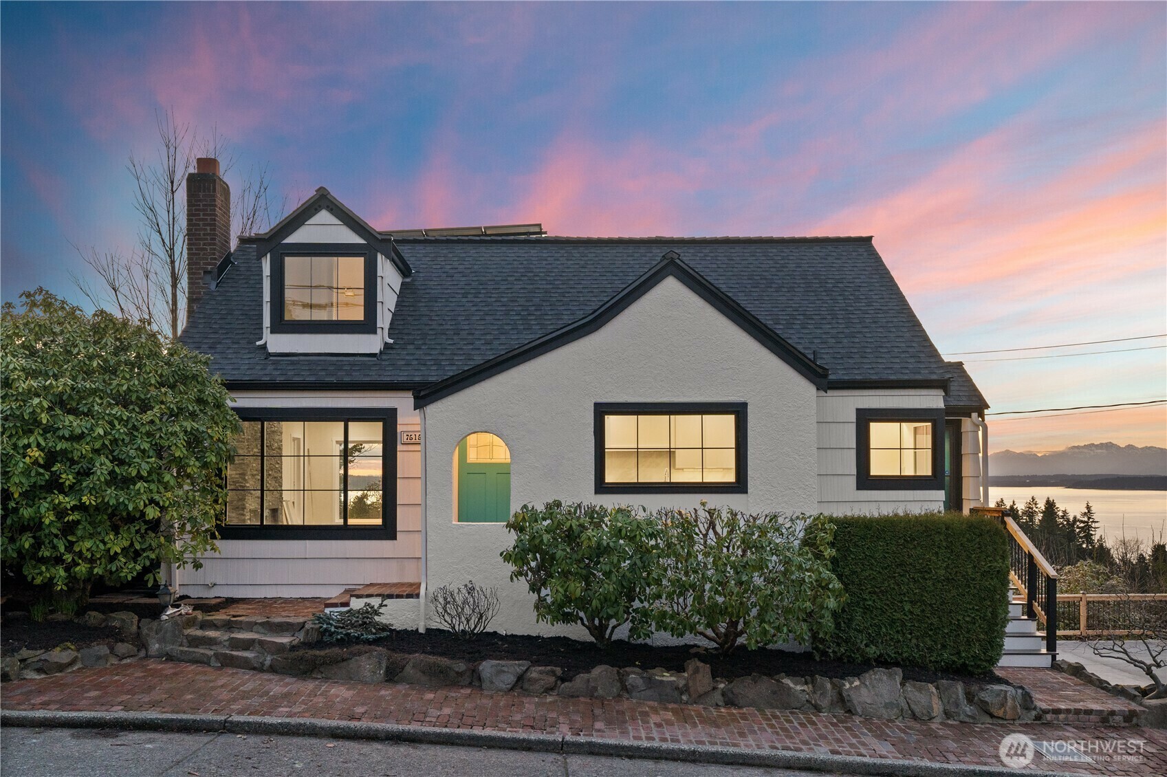 Property Photo: 7515 44th Avenue SW WA 98136