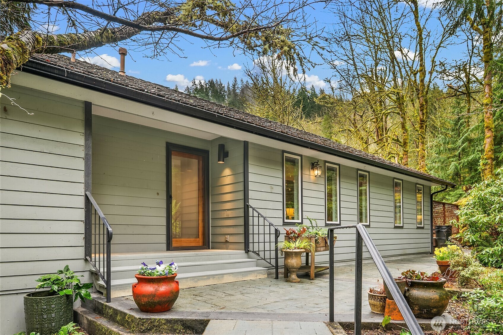 Property Photo:  1155  Ridgewood Place SW  WA 98027 