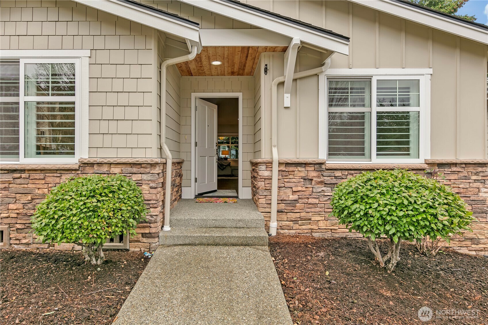 Property Photo: 6463 Hunt Highlands Loop WA 98335
