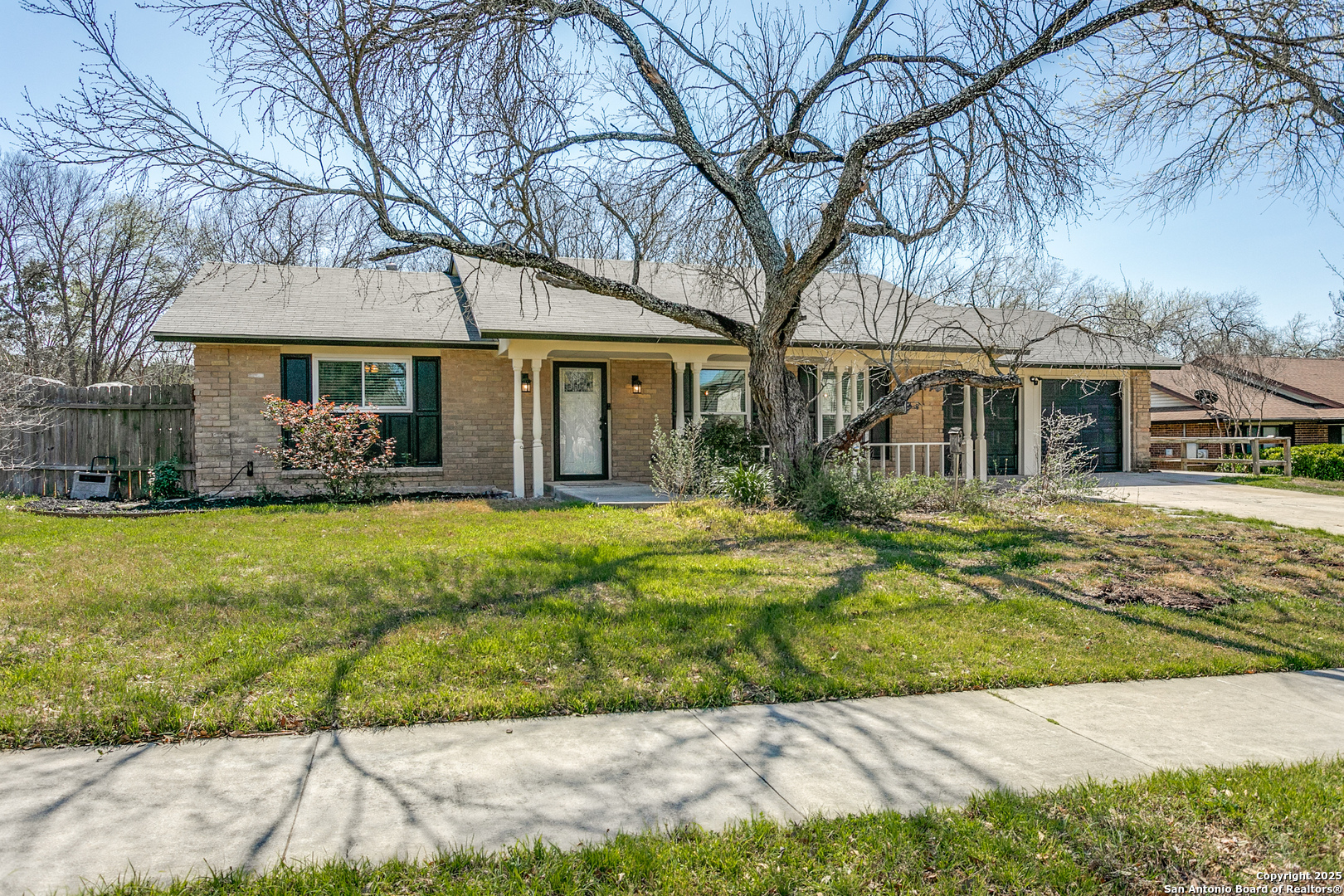 5918 Oak Country  San Antonio TX 78247 photo