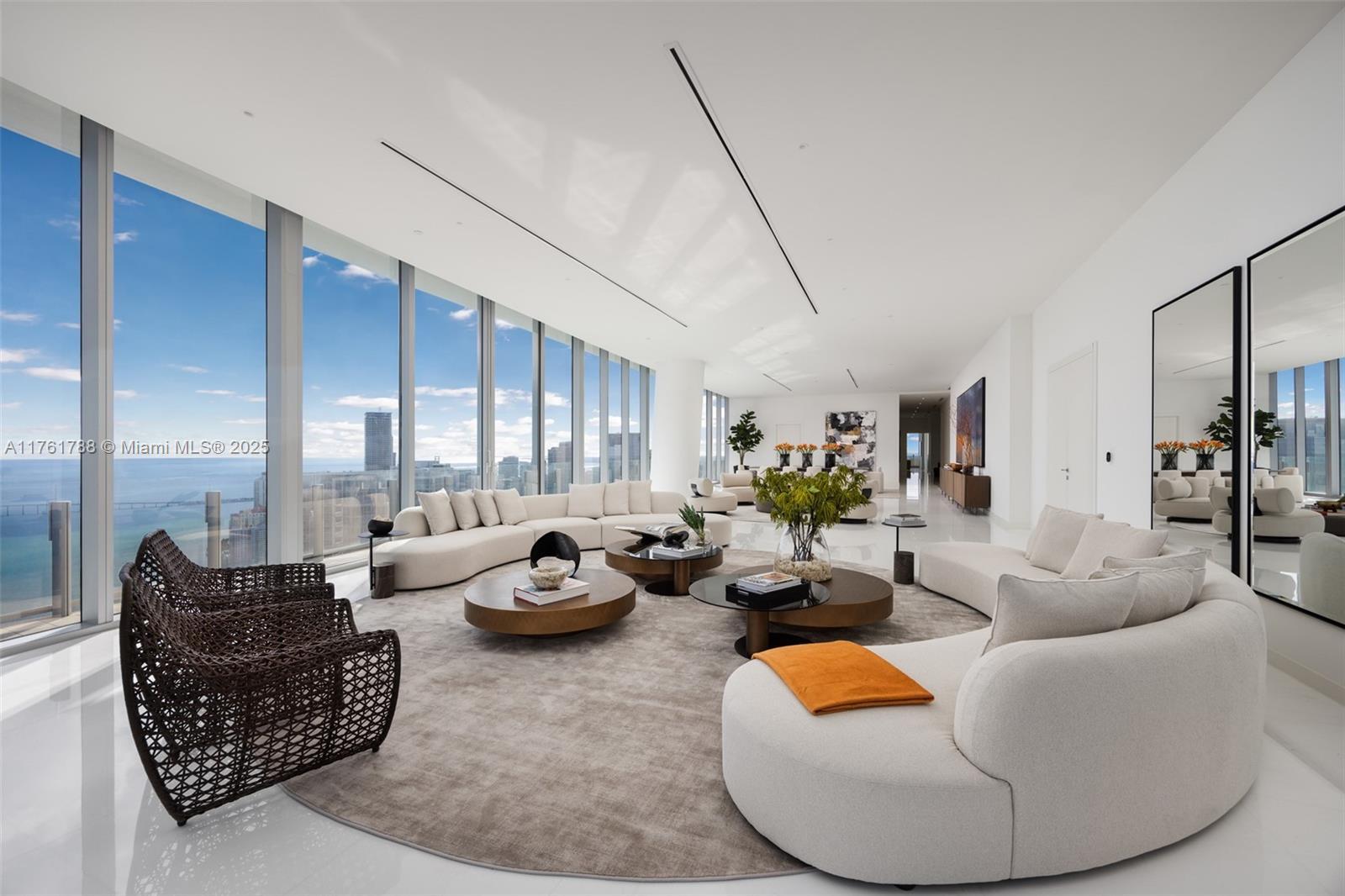 Property Photo: 300 Biscayne Blvd Way Ph5701 FL 33131