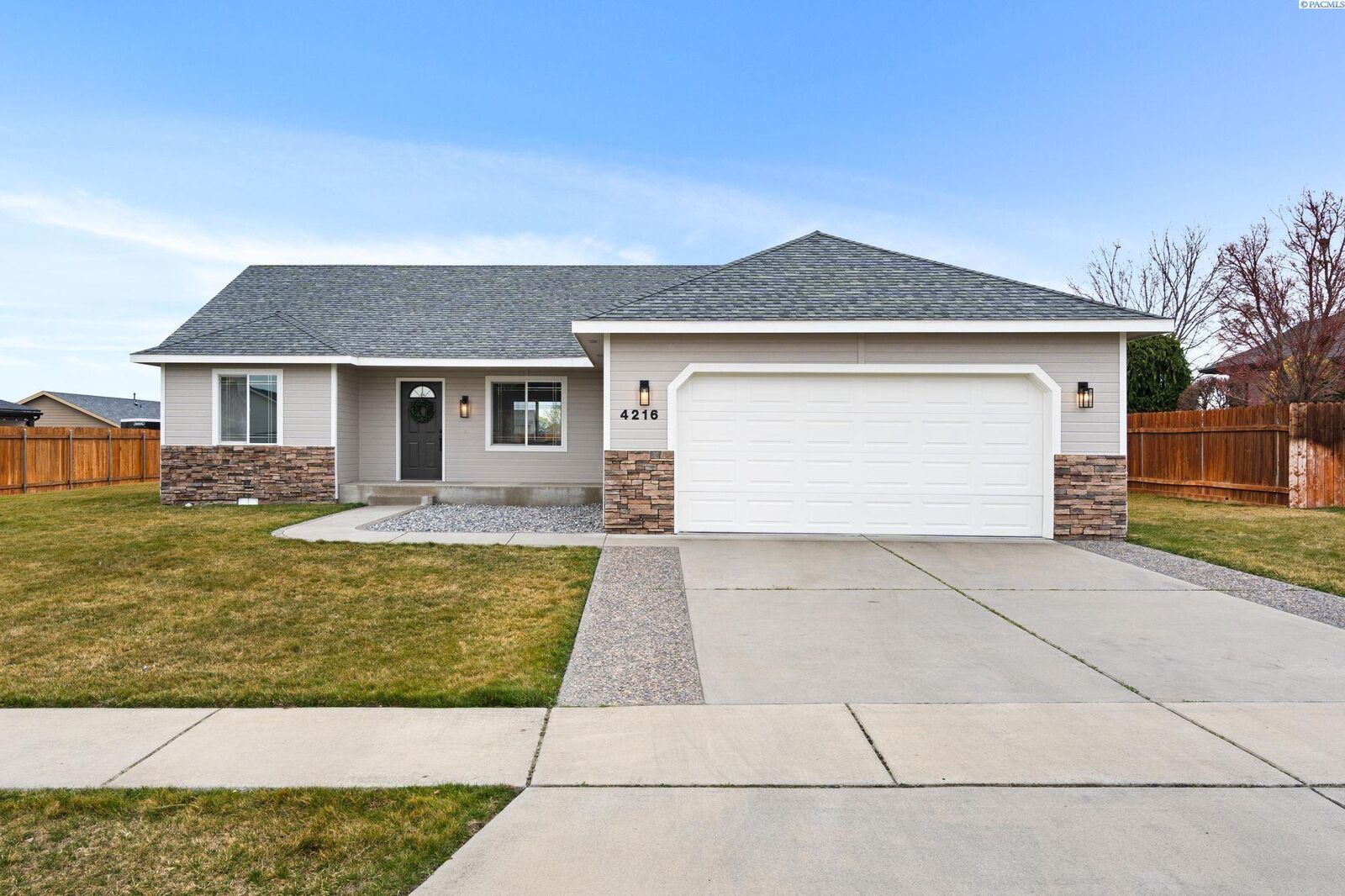 Property Photo:  4216 Yuma Dr  WA 99301 