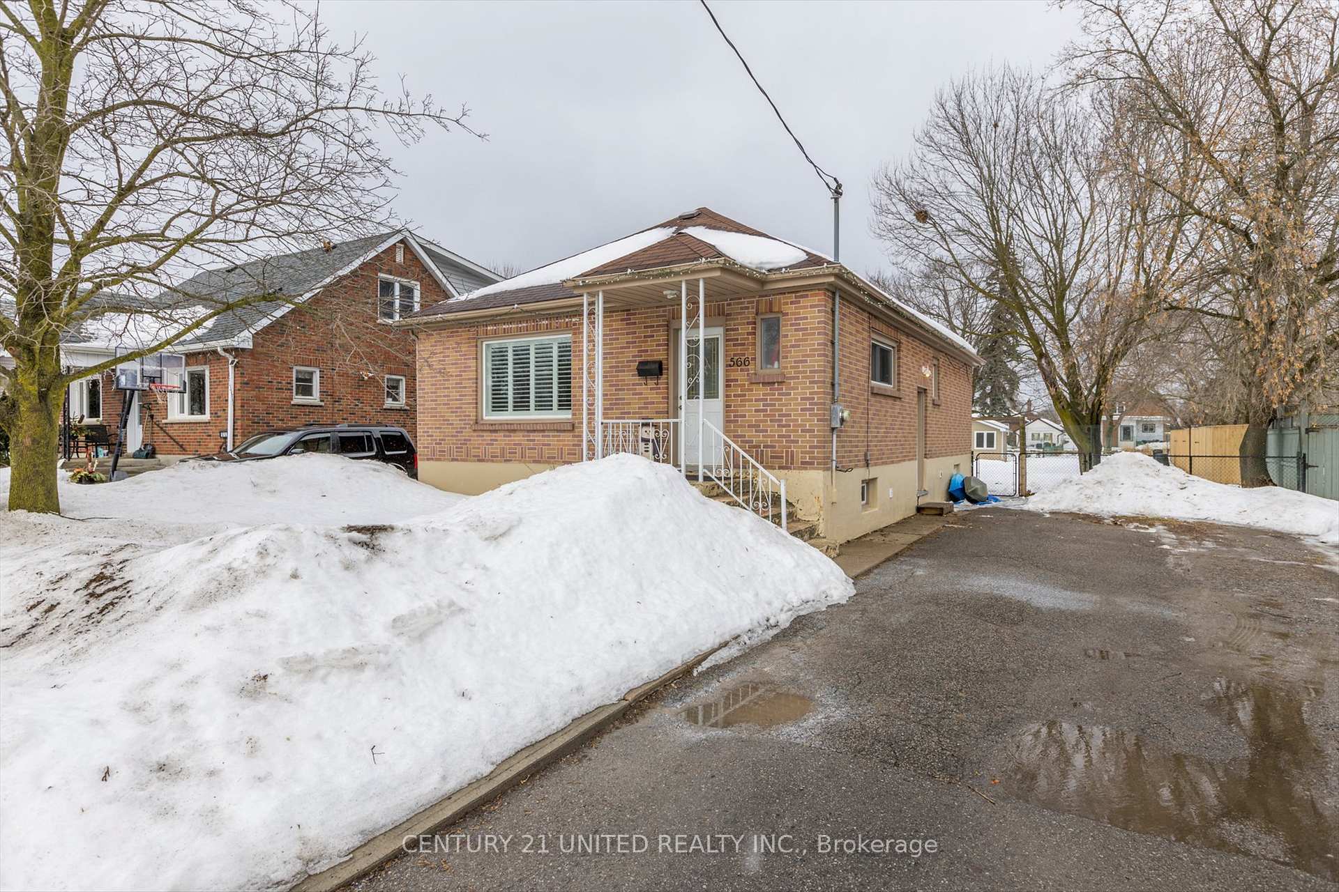 Property Photo:  566 Cameron Street  ON K9J 3Z5 