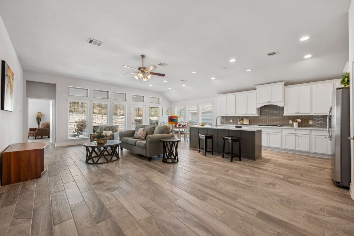 Property Photo: 128 Saturnia Drive TX 78628
