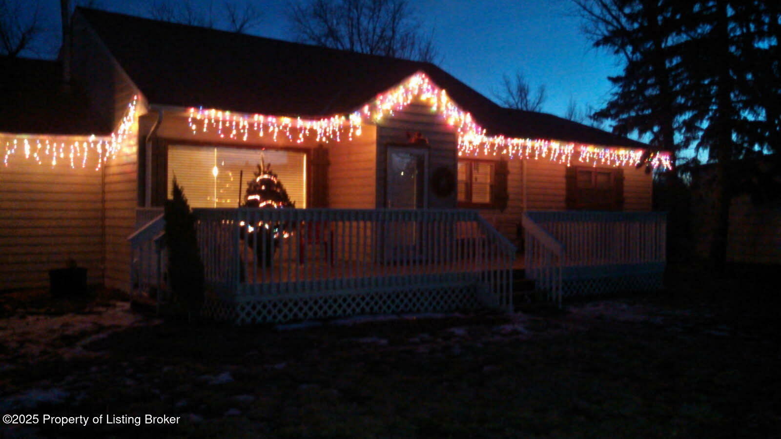 Property Photo: 8 1st Avenue E ND 58650