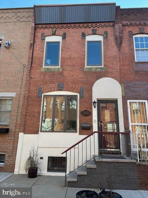 2441 S Woodstock Street  Philadelphia PA 19145 photo
