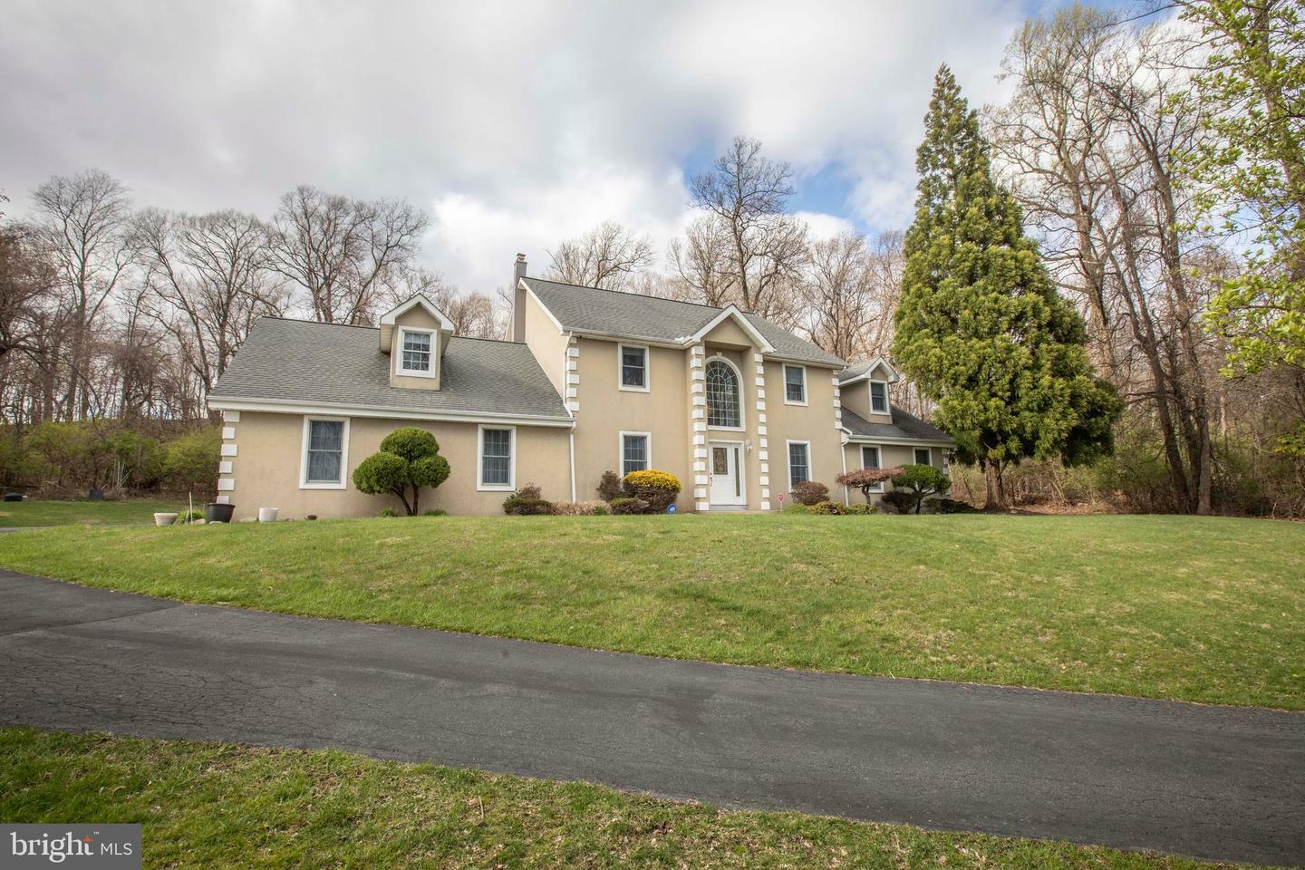 Property Photo: 3066 Pricetown Road PA 19560