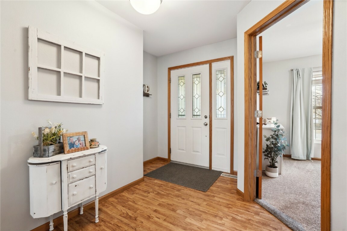 Property Photo: 2700 Navajo Avenue SW IA 52404