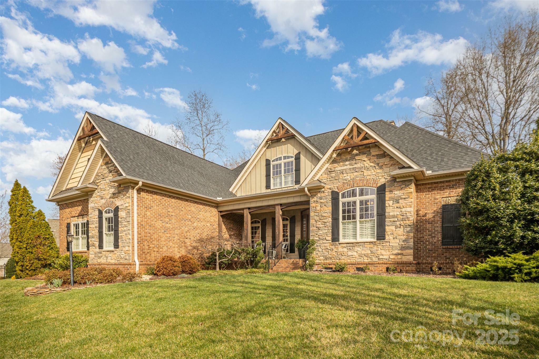 Property Photo: 2028 Fitzhugh Lane NC 28104