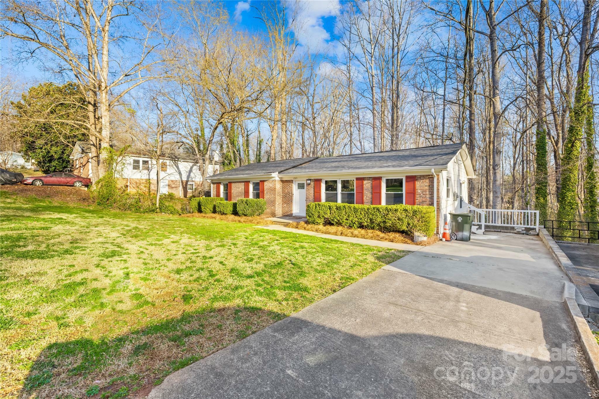 Property Photo: 1203 Northwoods Drive NC 28086