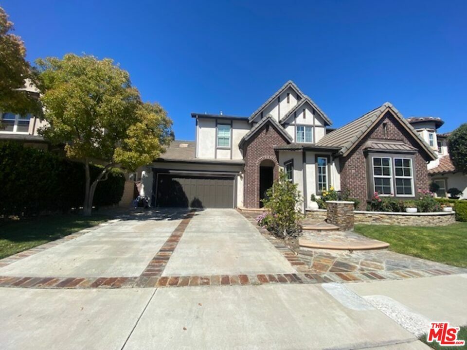 1931 W Meadowbrook Dr  Santa Ana CA 92704 photo