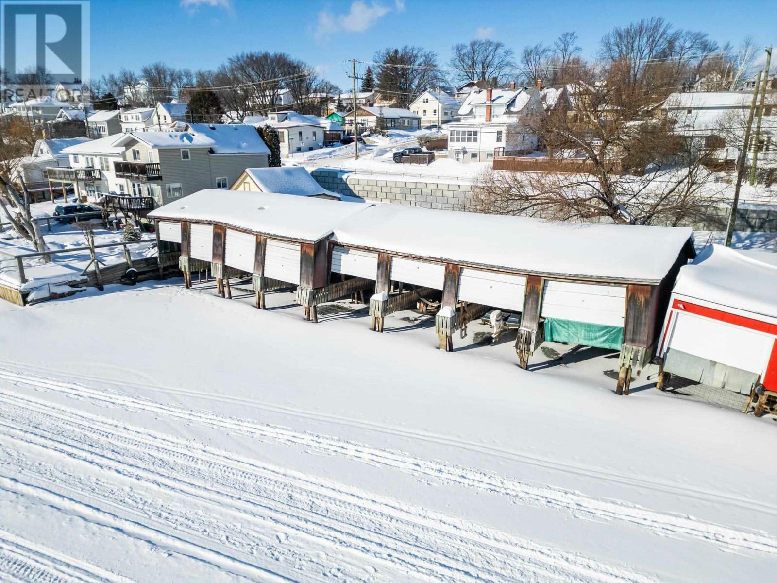 Property Photo:  611 Third Street South  ON P9N 1J2 