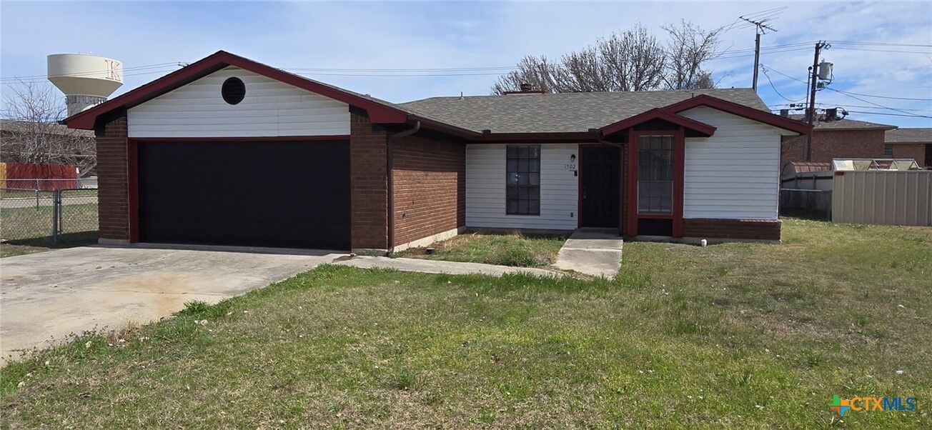 Property Photo:  1502 Diane Drive  TX 76543 