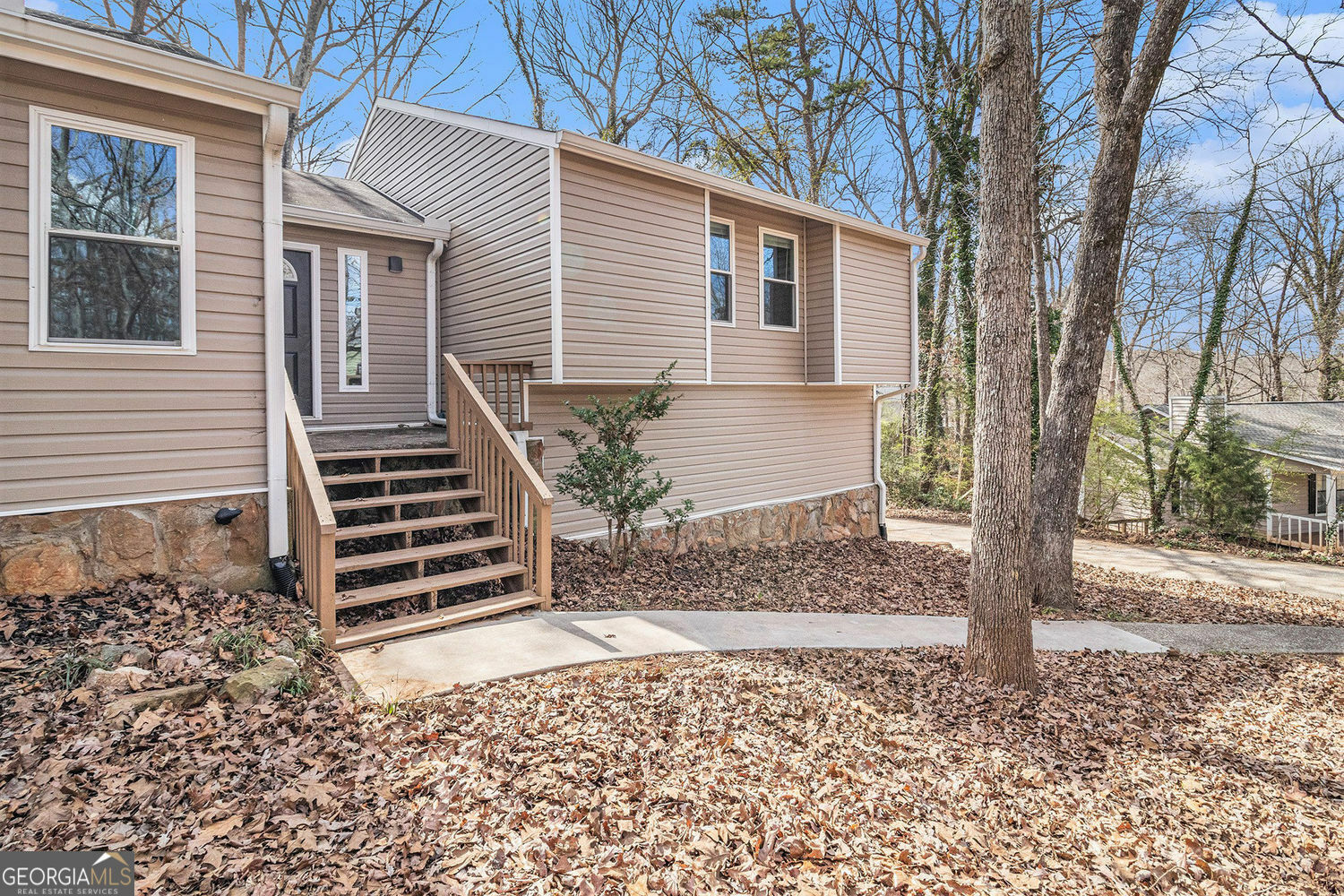 Property Photo:  6739 Valley Court  GA 30135 