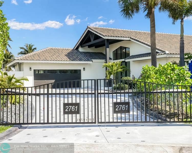 Property Photo: 2761 NE 6th St FL 33062