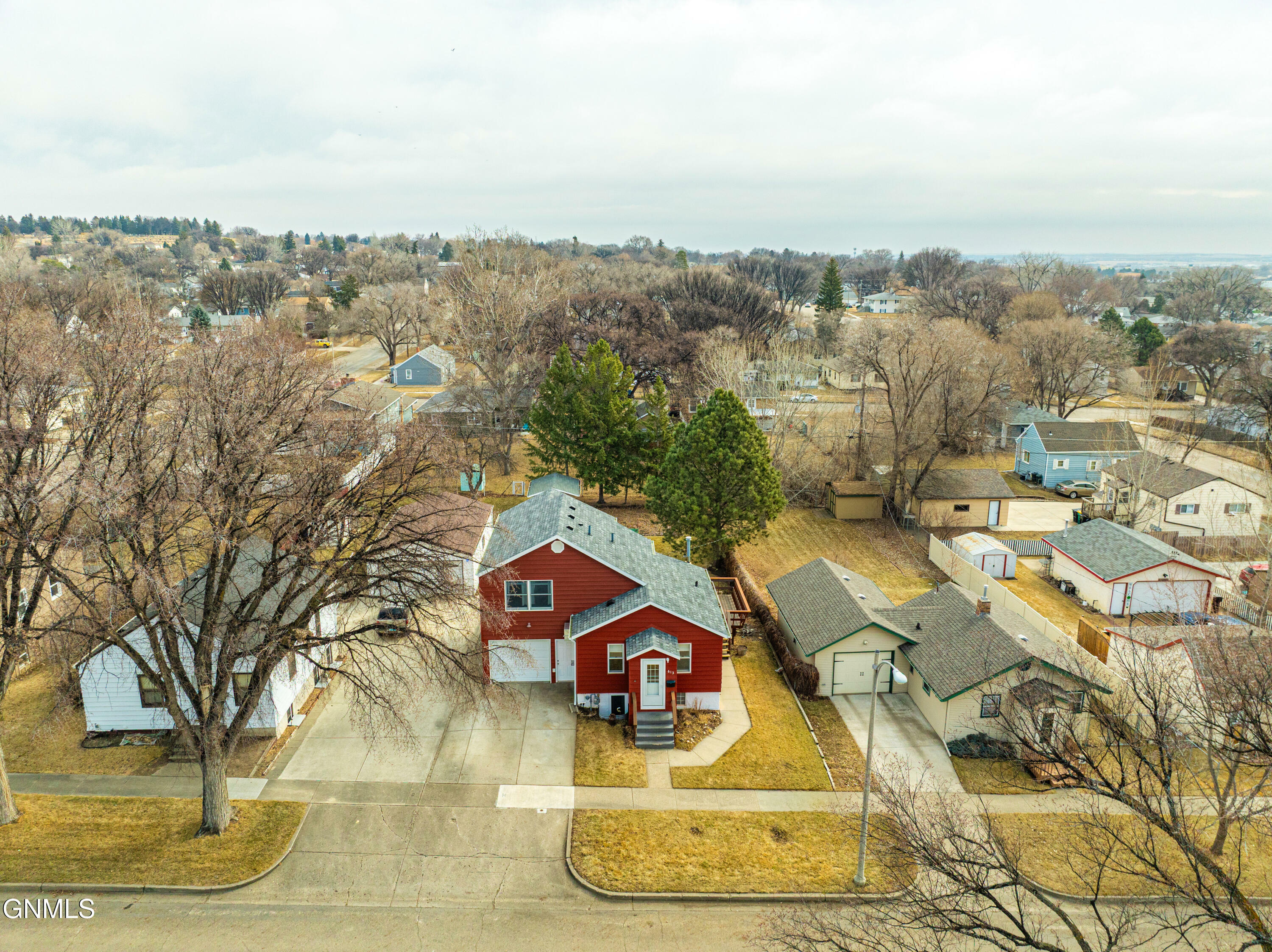 Property Photo:  613 17th Street N  ND 58501 